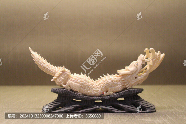 象牙龍型雕件