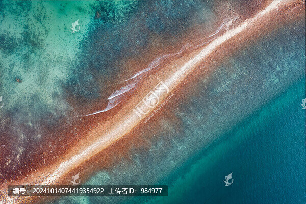 中國香港西貢路邊兩側海水航拍