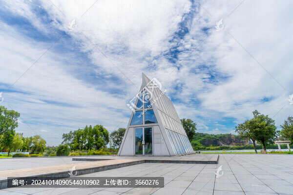 湖州絲綢小鎮(zhèn)景區(qū)西山漾地標(biāo)建筑