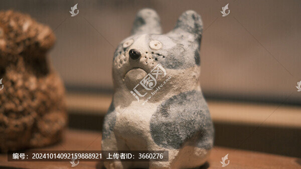 桌上雕像的特寫(xiě)鏡頭
