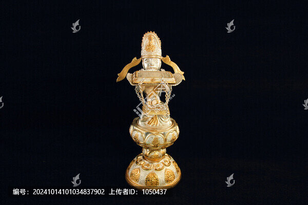 唐鎏金捧真身菩薩小