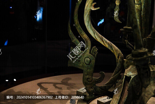 四川廣漢三星堆青銅神樹(shù)特寫(xiě)