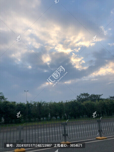 蒼穹美之云朵的靈動(dòng)姿態(tài)