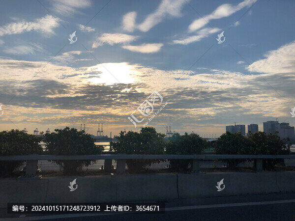 蒼穹美之云朵的靈動姿態(tài)