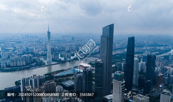 陰雨間隙的珠江新城