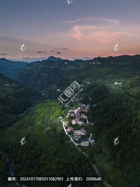 山村傍晚風(fēng)光航拍