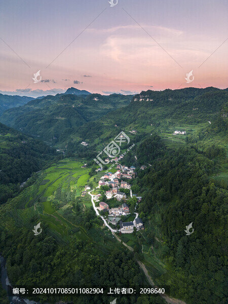 山村傍晚風光航拍