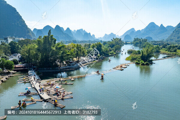 中國(guó)廣西桂林陽(yáng)朔遇龍河景區(qū)風(fēng)光