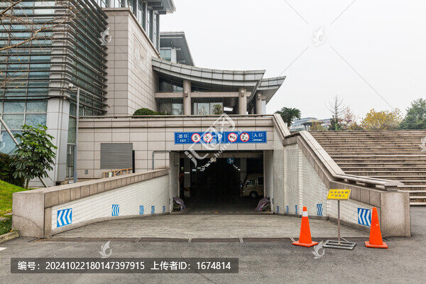 地下停車(chē)場(chǎng)入口