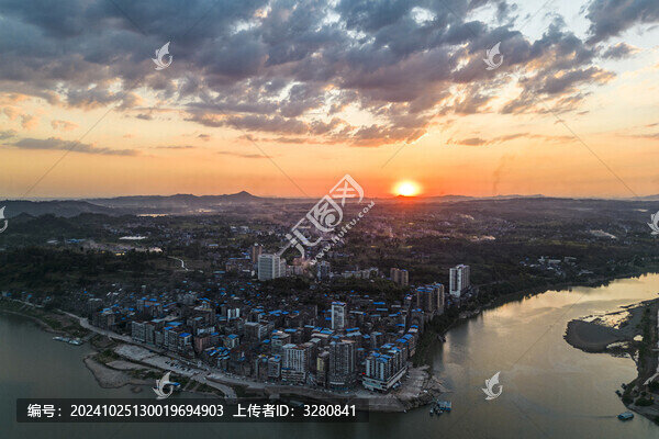 三匯古鎮(zhèn)日落風景