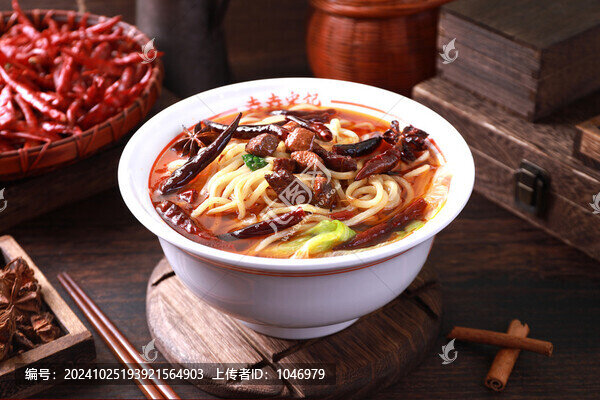 鹵肉面