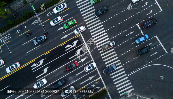 井然有序的十字路口