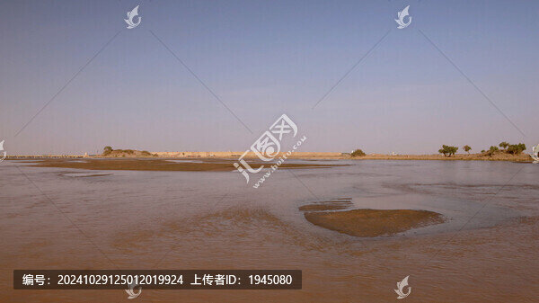 額濟納河風(fēng)光