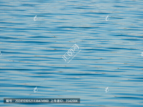 藍(lán)色水面