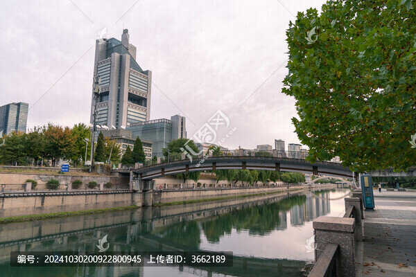 北京慶豐公園清晨的秋色