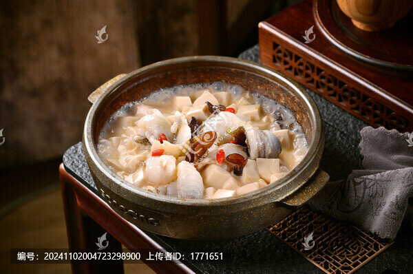 濃湯豆腐煮魚(yú)