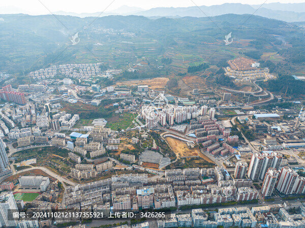 航拍云南紅河州個(gè)舊市城市風(fēng)光