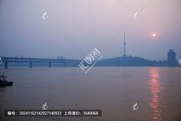 長江大橋龜山電視塔