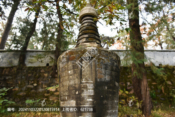 北京潭柘寺古代塔林