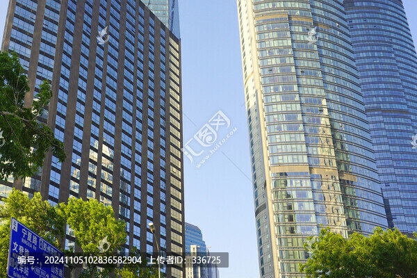 青島城市摩天大樓玻璃外墻