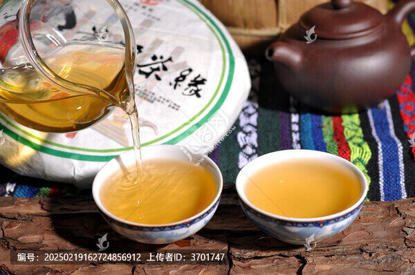云南普洱茶生茶湯色
