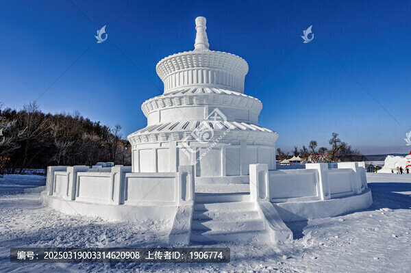 中國(guó)長(zhǎng)春凈月潭的雪雕傳統(tǒng)建筑