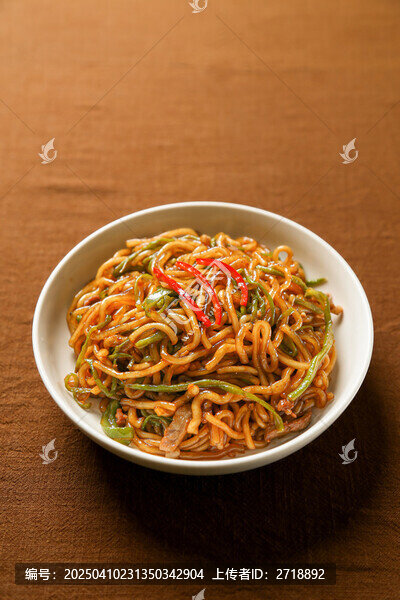 豆角炒粉條