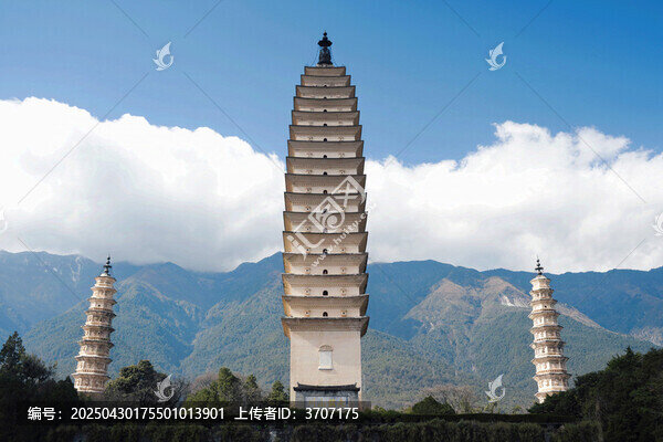 大理蒼山下的崇圣寺三塔