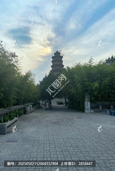 南響堂寺塔