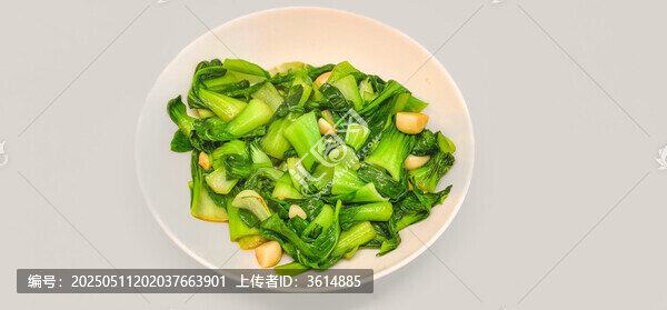盤子里的炒青菜