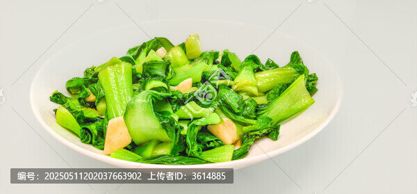 盤子里的炒青菜