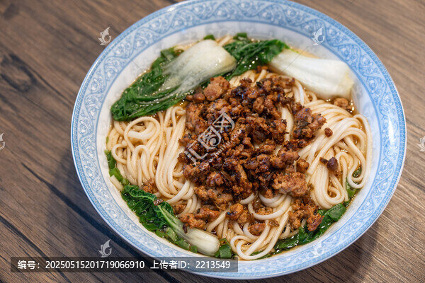 一碗暖心的家常臊子面