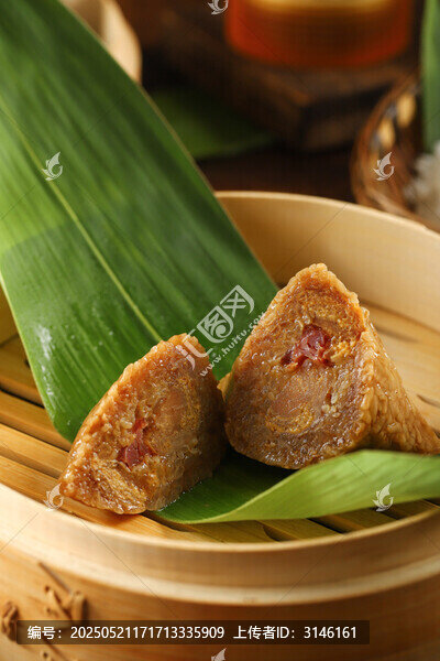 蛋黃肉粽