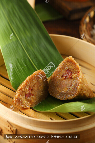 蛋黃肉粽