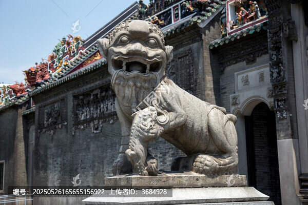 廣州陳家祠中式古建筑前的石獅子