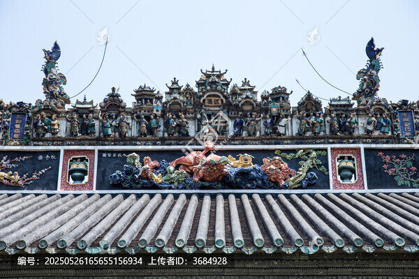 廣州陳家祠中式古建筑屋頂精美裝飾