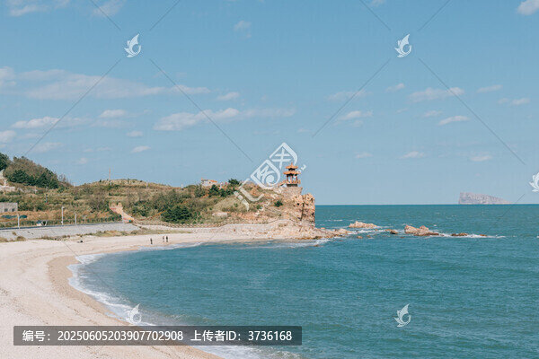 海邊美景與古樸樓閣