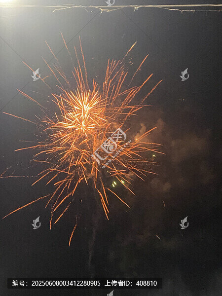 煙花夜空綻放光芒煙火