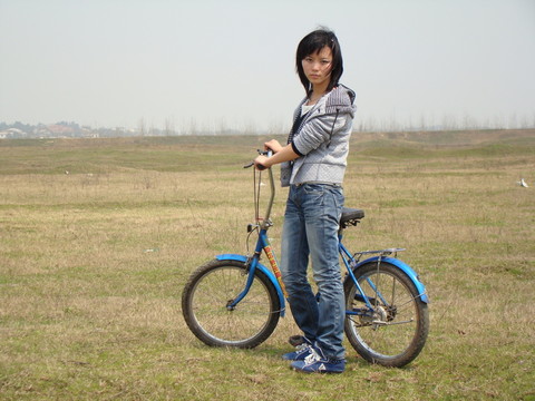 自行车美女
