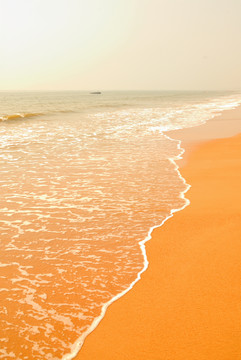 金色沙滩银色海岸线