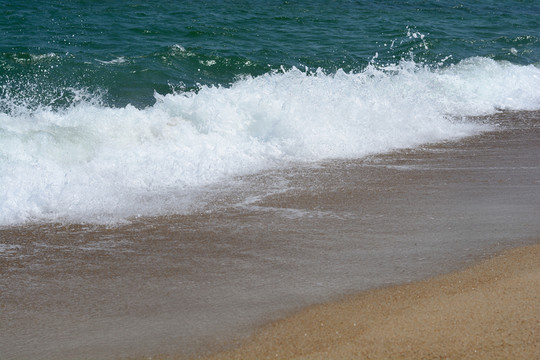 海浪与沙滩