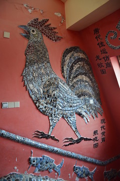 天津瓷房子墙壁上的鸡 浮雕