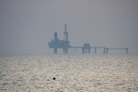 海中石油平台