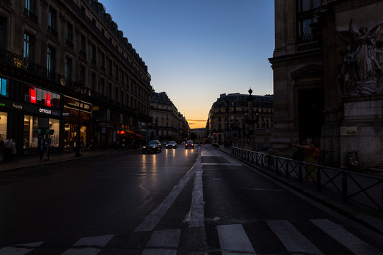巴黎街头黄昏