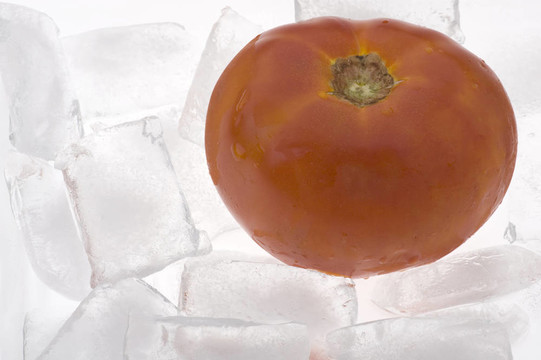 冰中的西红柿