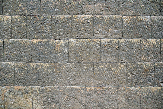 石头山墙