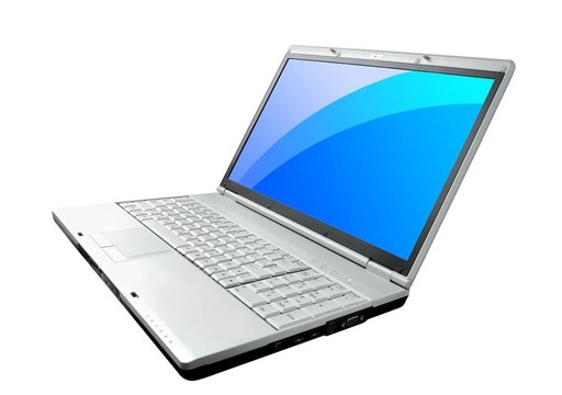 白色背景下的现代笔记本电脑