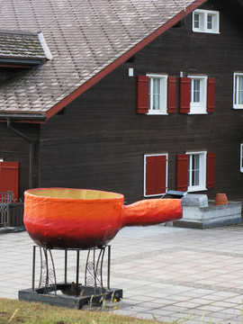 在amden农村巨大的火锅餐厅；瑞士