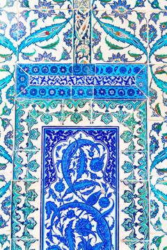 手工制作的蓝色瓷砖从托普卡帕宫