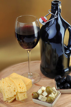 酒瓶和奶酪